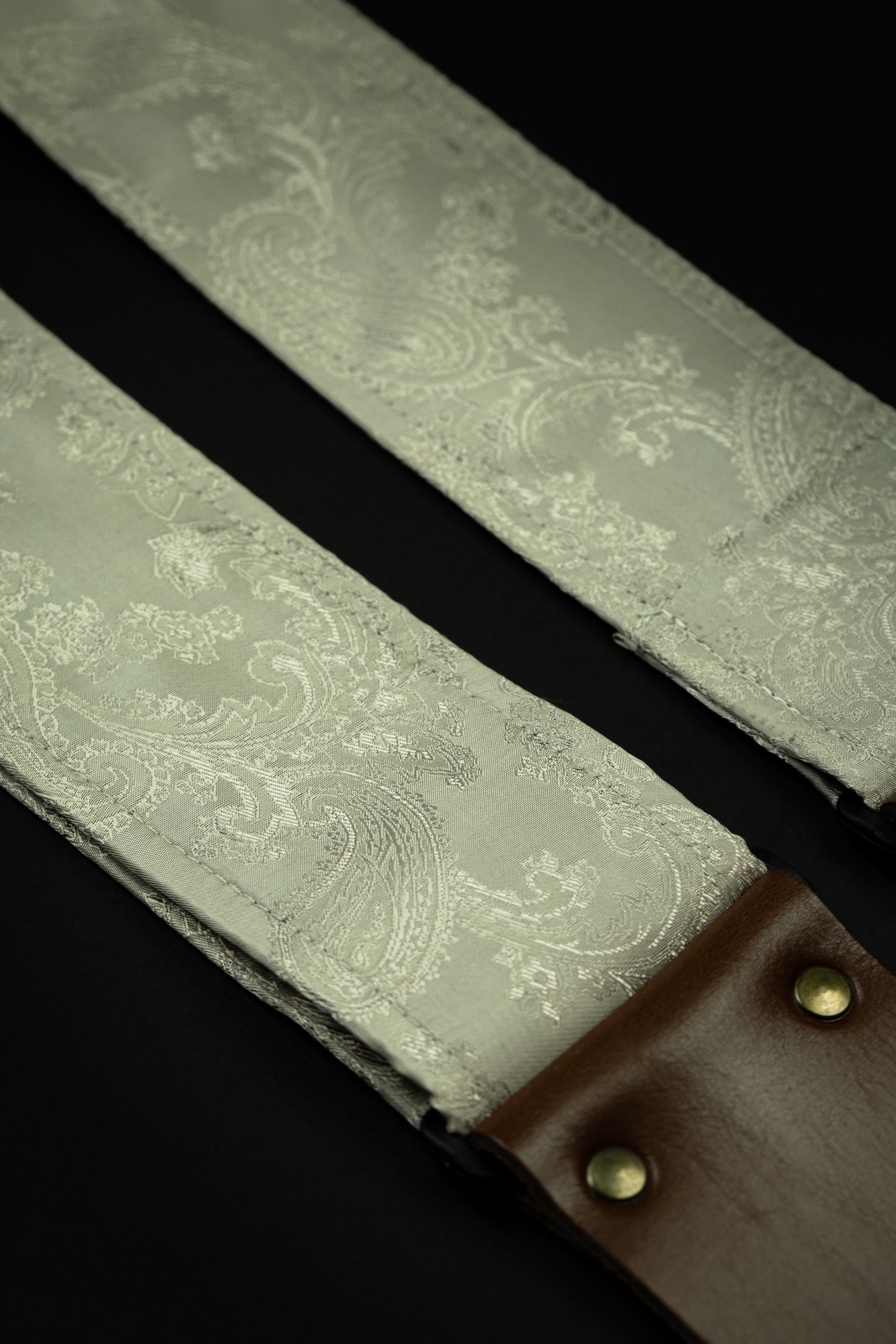 Moonlight Paisley Vintage Guitar Strap (Jacquard) - Image 4