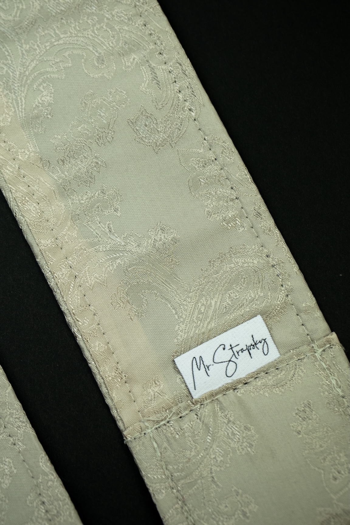 Moonlight Paisley Vintage Guitar Strap (Jacquard) - Image 5