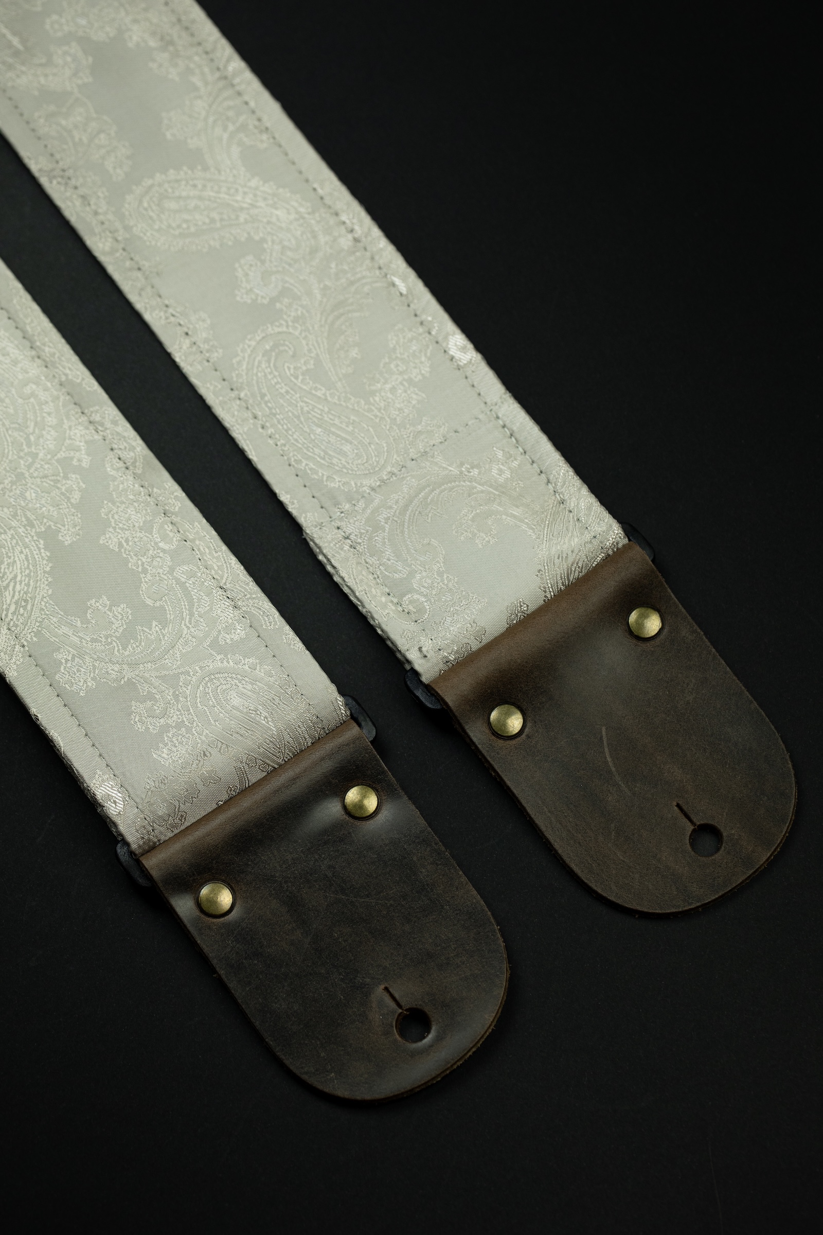 Moonlight Paisley Vintage Guitar Strap (Jacquard) - Image 4