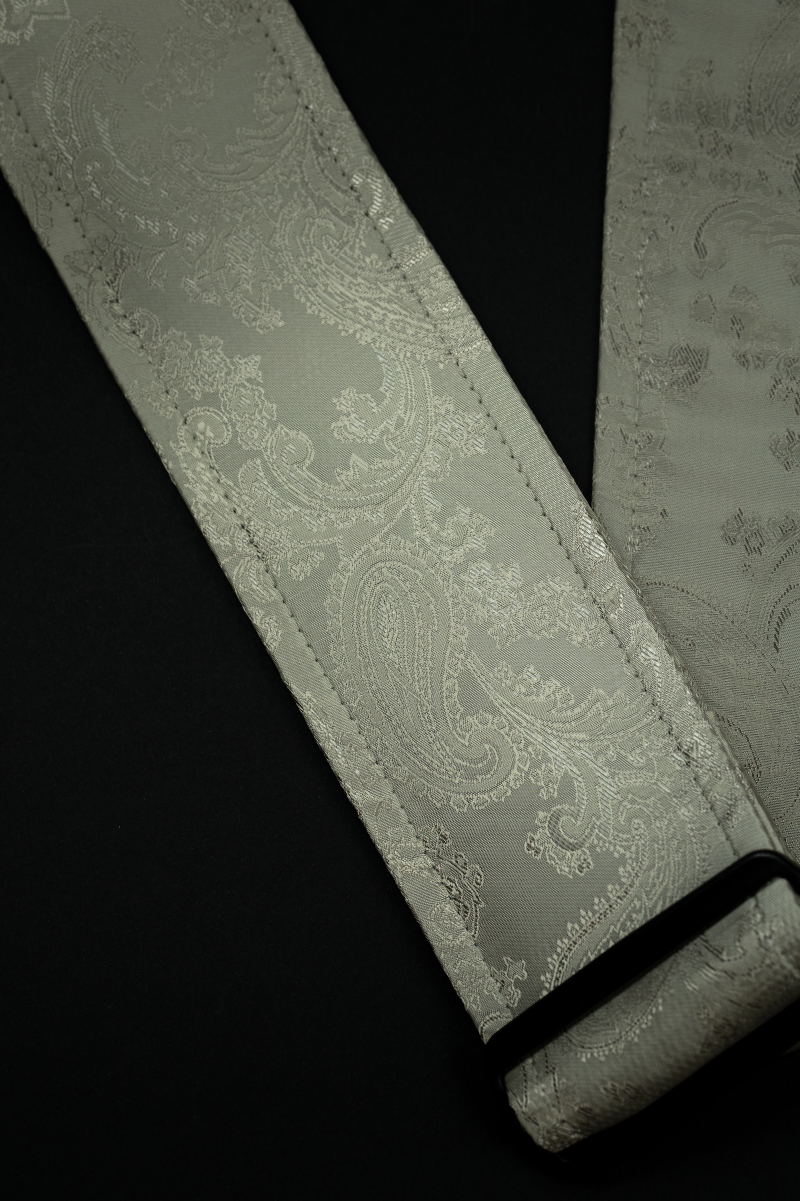 Moonlight Paisley Vintage Guitar Strap (Jacquard) - Image 4