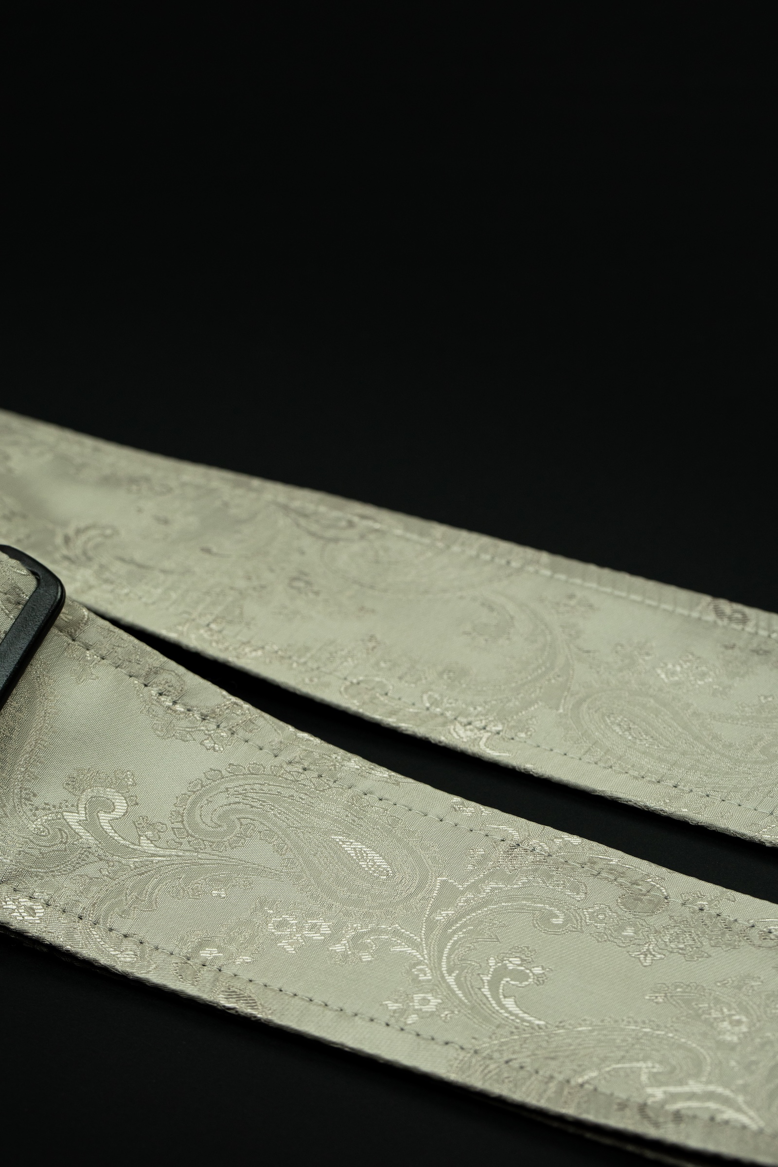 Moonlight Paisley Vintage Guitar Strap (Jacquard) - Image 7