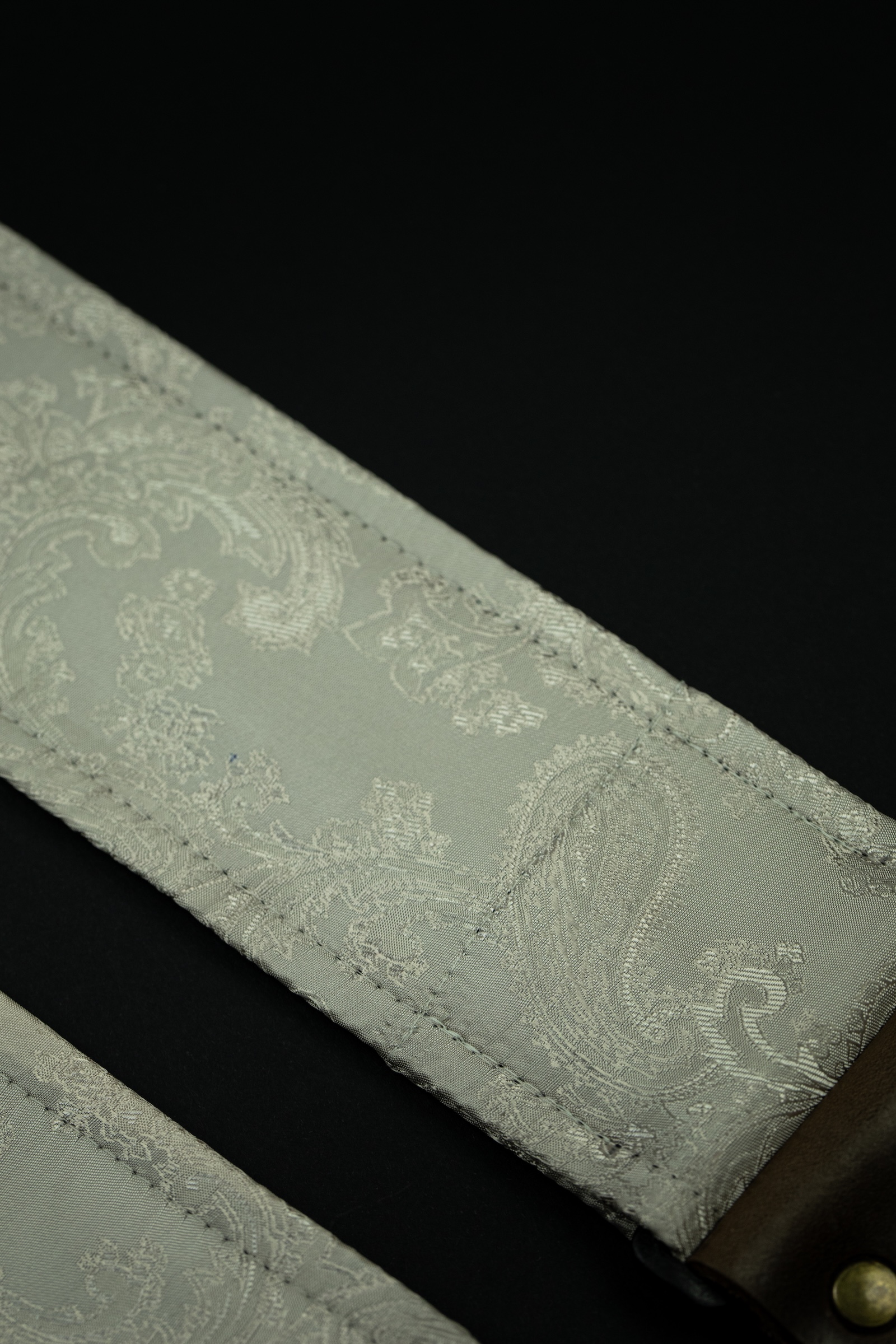 Moonlight Paisley Vintage Guitar Strap (Jacquard) - Image 9