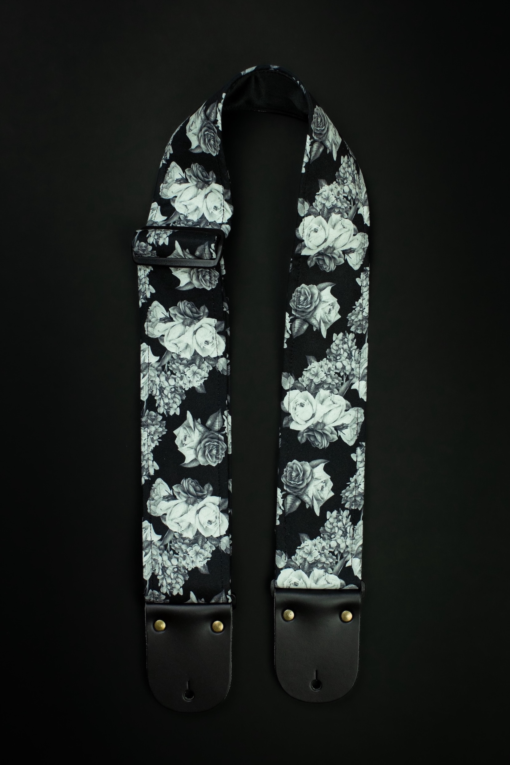 B&W Wide Guitar Strap With Italian Satin - Image 3