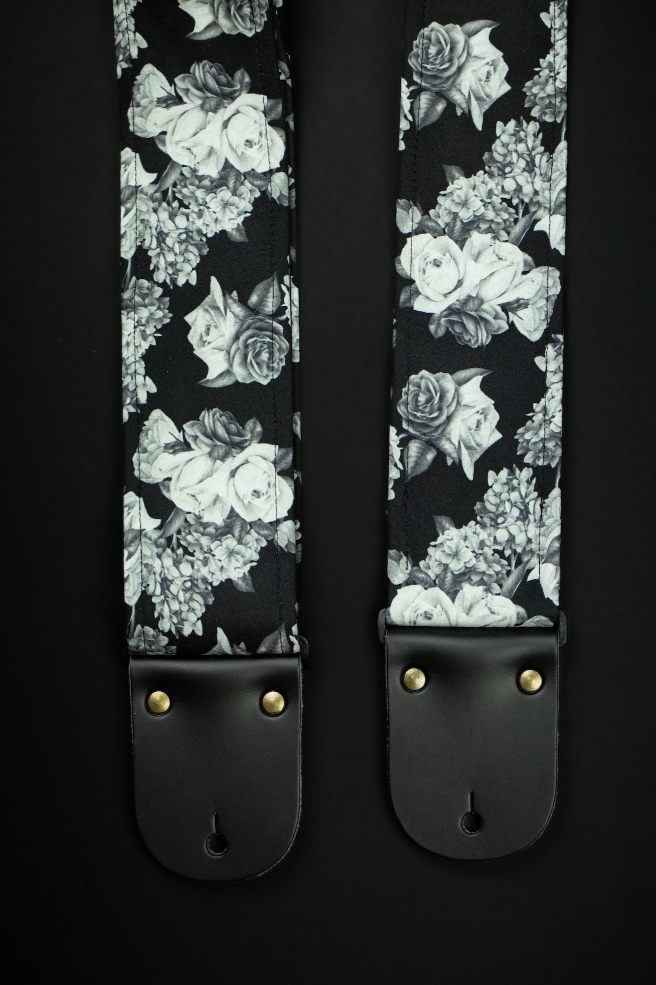B&W Wide Guitar Strap With Italian Satin - Image 5