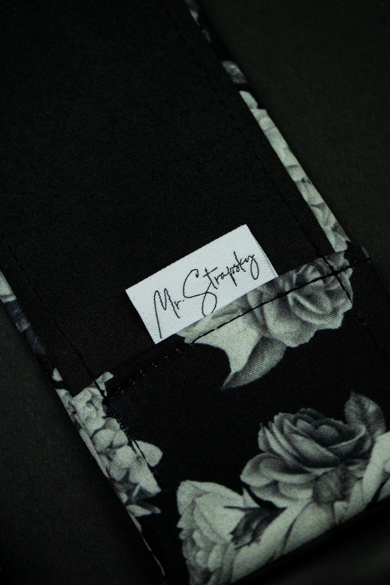 B&W Wide Guitar Strap With Italian Satin - Image 7