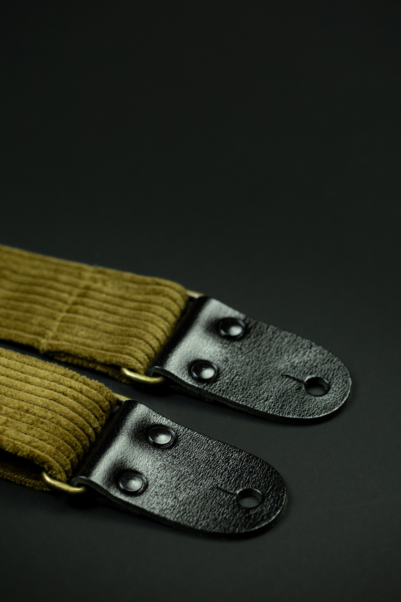 Vintage Khaki Corduroy Guitar Strap Black Glossy Leather - Image 5