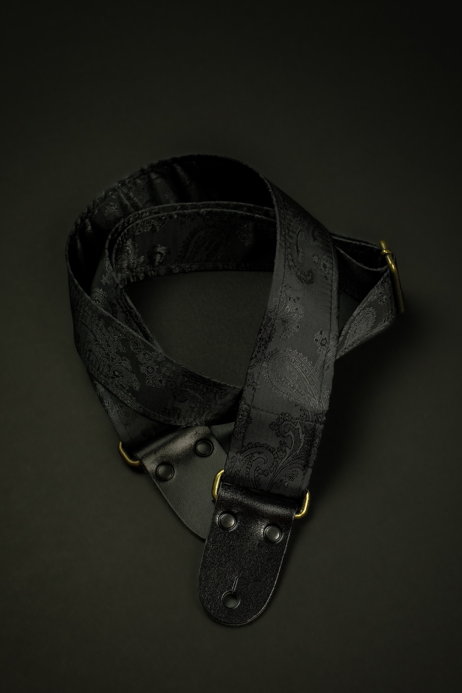 Mr.Strapsky Vintage Guitar Strap Black Paisley-18